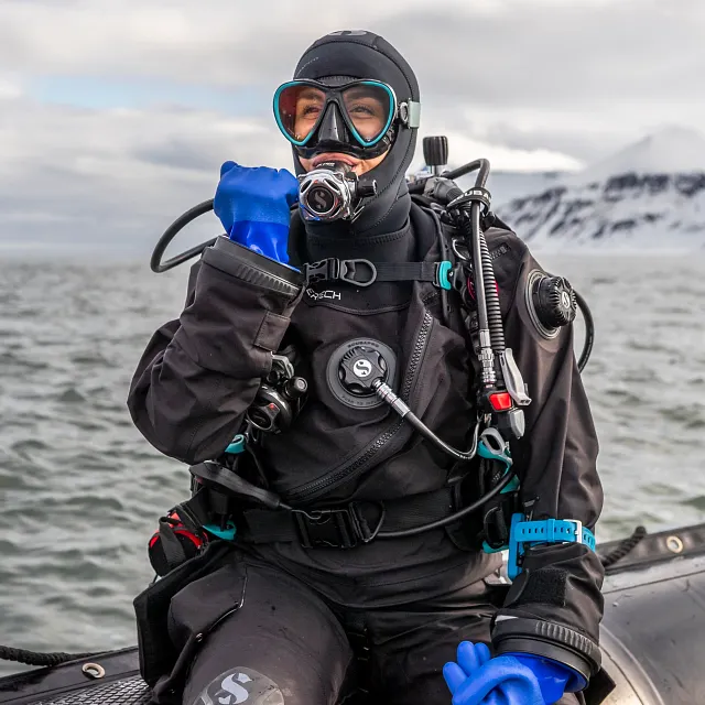 Blue Dry Glove w/Liner and A700