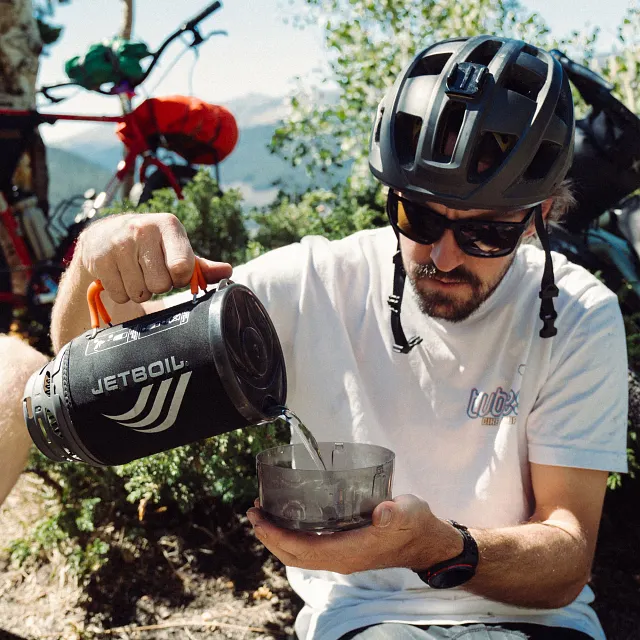 Flash 1.8L - Carbon - Insitu 03