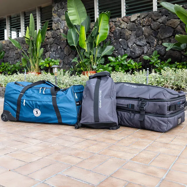 Definition Pack 24 Bag, Definition Duo 118 Bag, Sport Bag 105 - in use outside