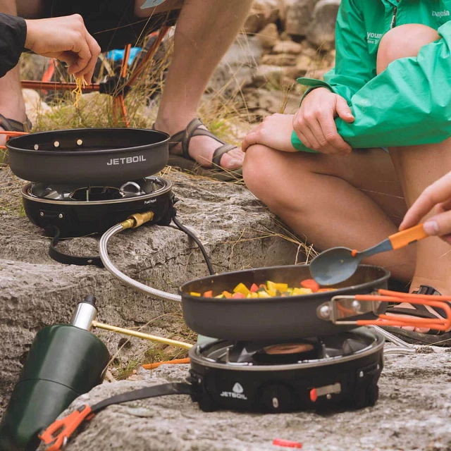 HalfGen stoves linked together using JetLink port