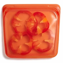 Sliced pepper in Citrus Stasher Sandwich Bag