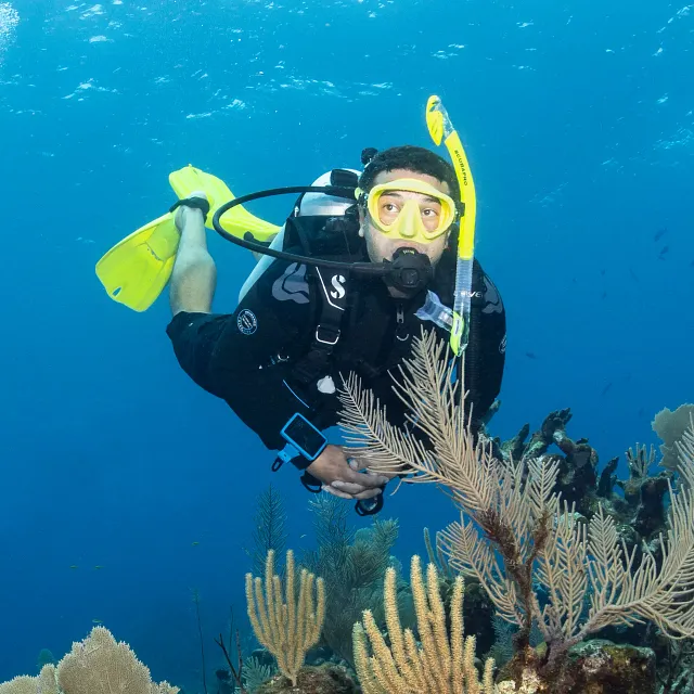 26038500_Fusion_Dry_Snorkel_3895