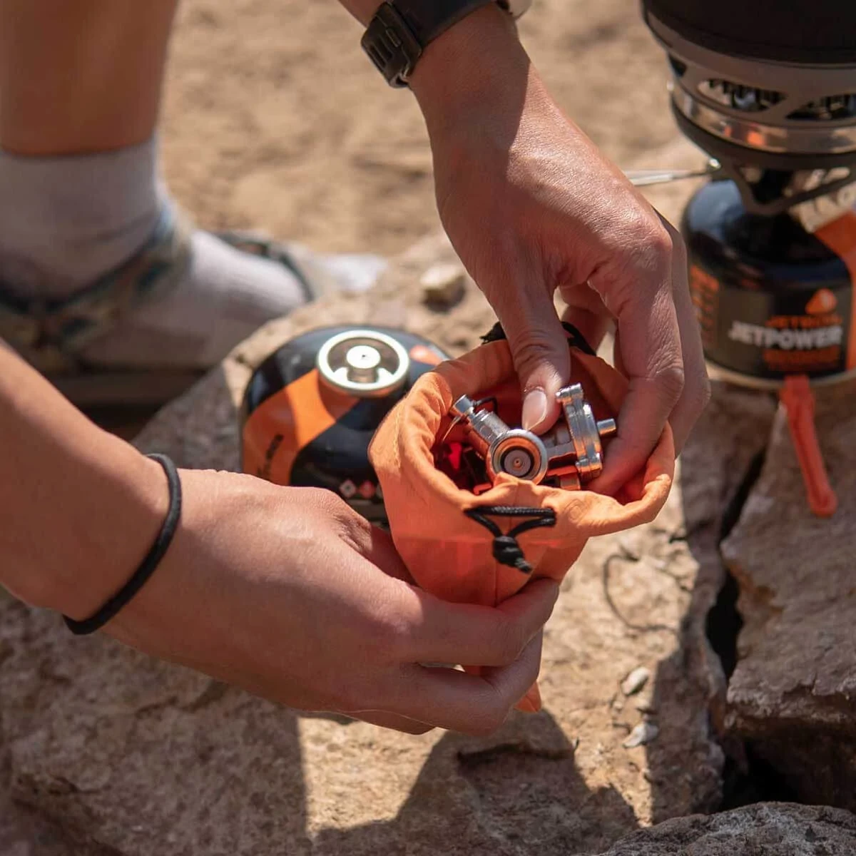 Unpacking the MightyMo stove on the trail