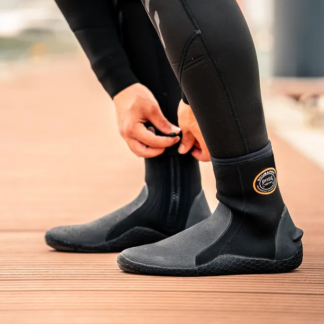 Base Boot, 4mm - Zipping Up