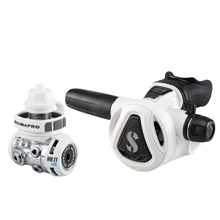 MK11 EVO DIN 300 first stage and C370 second stage dive regulator set in white.
