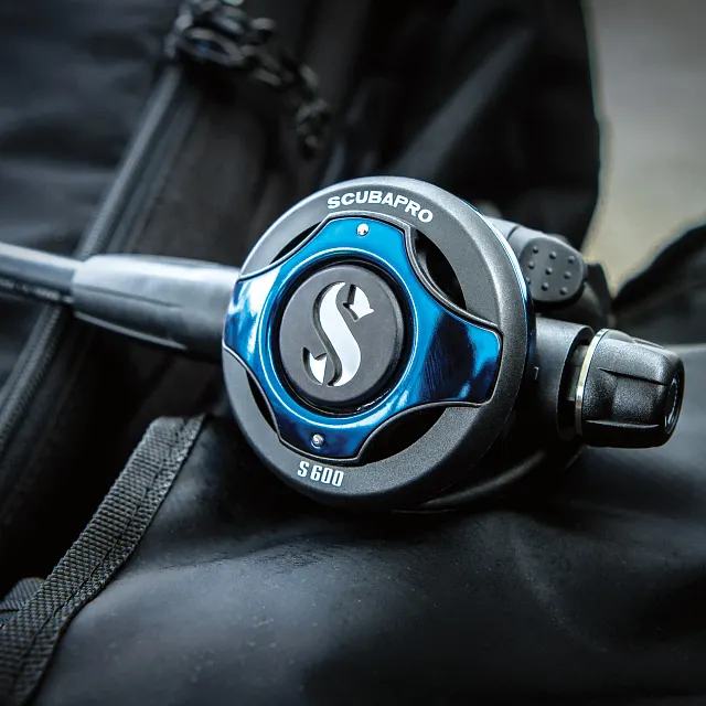 S600 Dive Regulator - Close-up Topside
