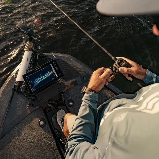 APEX with MEGA Live 2 on Freshwater with Angler stepping on Foot Pedal