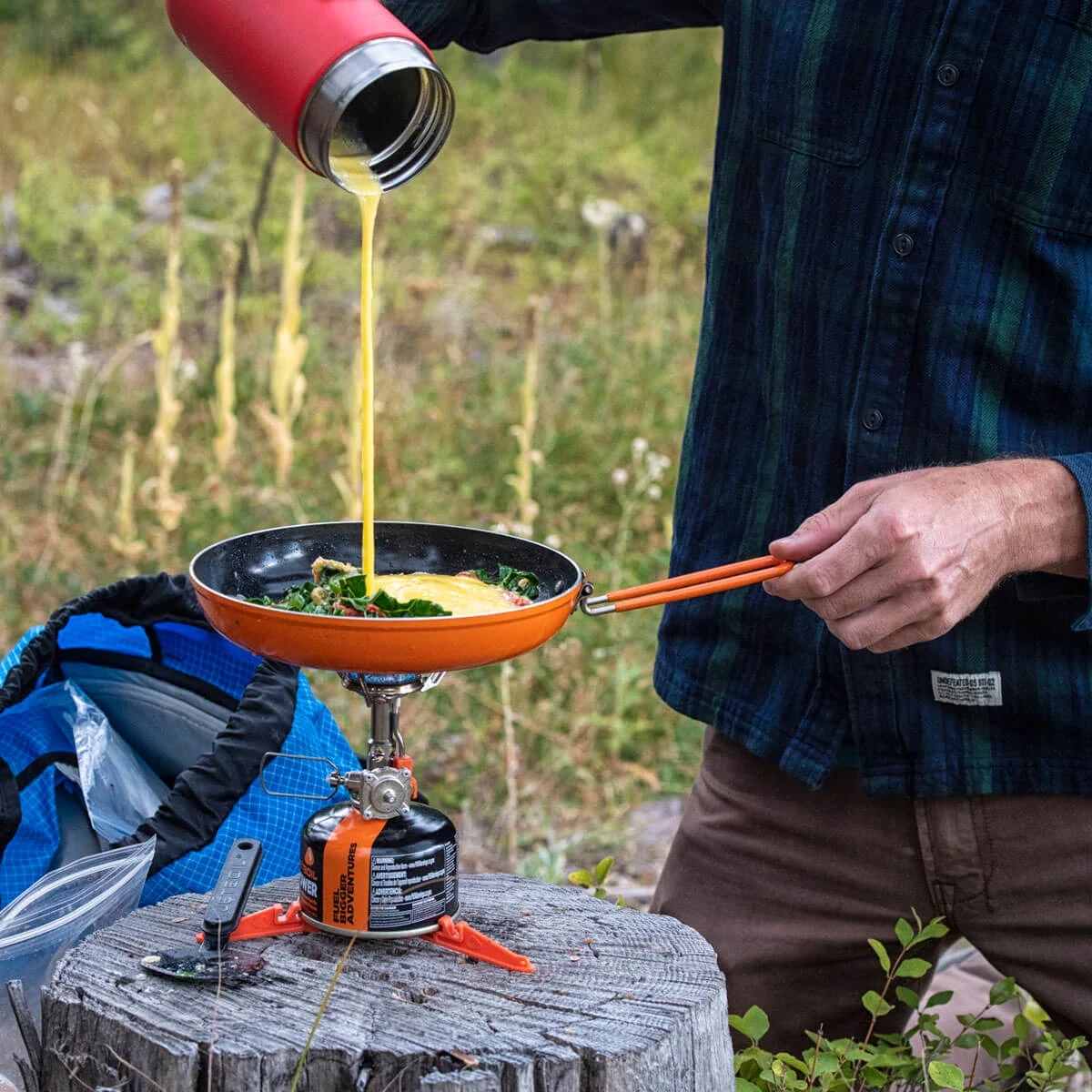 Cooking eggs with the Summit Skillet