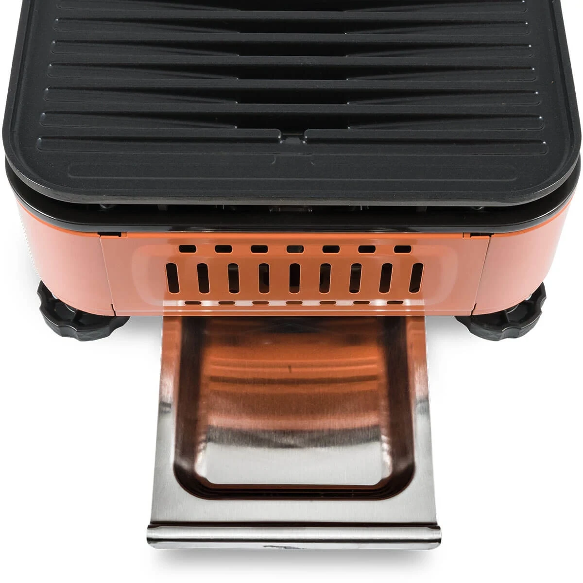 Pull out drip tray for the SPRK Camp Grill™