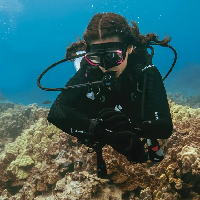 Seamless Dive Glove and D Mask with pink color kit