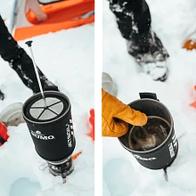 Making some coffee in the snow with the Sumo Cooking System using the Jetboil coffee press