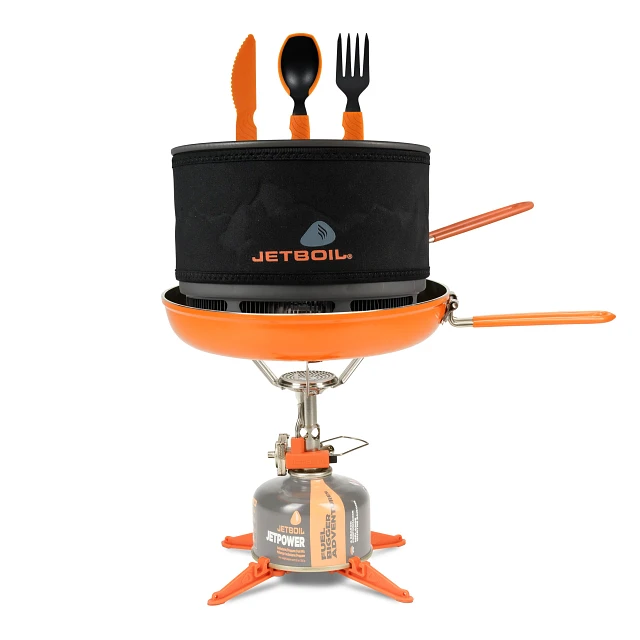 MightyMo Group Cook Bundle included MightyMo, Summit Skillet, 1.5 Ceramic Cook Pot, and TrailWare