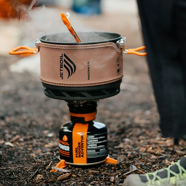 TrailCook 2.0L - Tan - Insitu 01