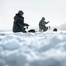 Ice fishermen using Humminbird ICE HELIX units